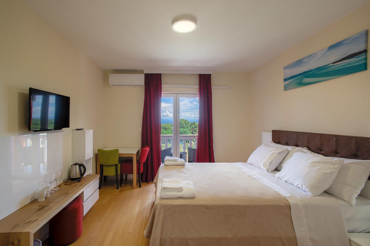 Hotel Livadic & Restaurant Ližnjan Eksteriør billede