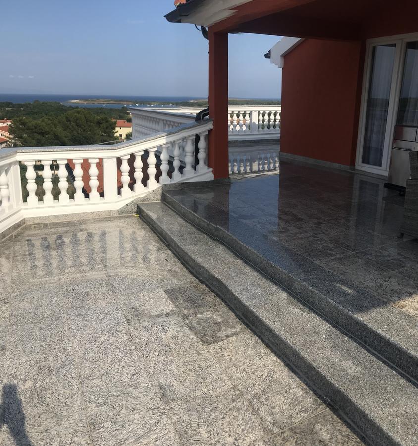 Hotel Livadic & Restaurant Ližnjan Eksteriør billede