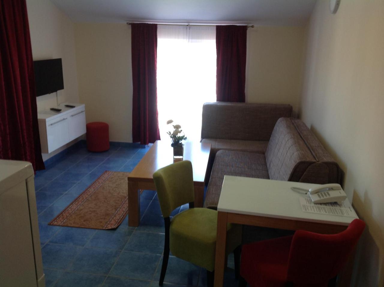 Hotel Livadic & Restaurant Ližnjan Eksteriør billede