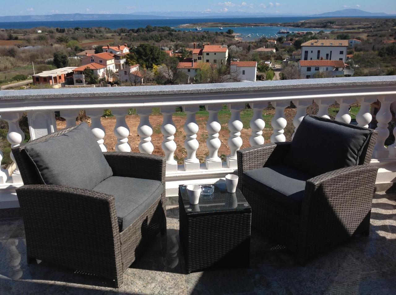Hotel Livadic & Restaurant Ližnjan Eksteriør billede